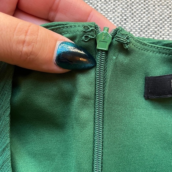 Y2K Vintage Forest Green Ruched Dress, Circa 2008 - Picture 16 of 17